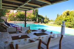 Huge private pool with separate pool-house
