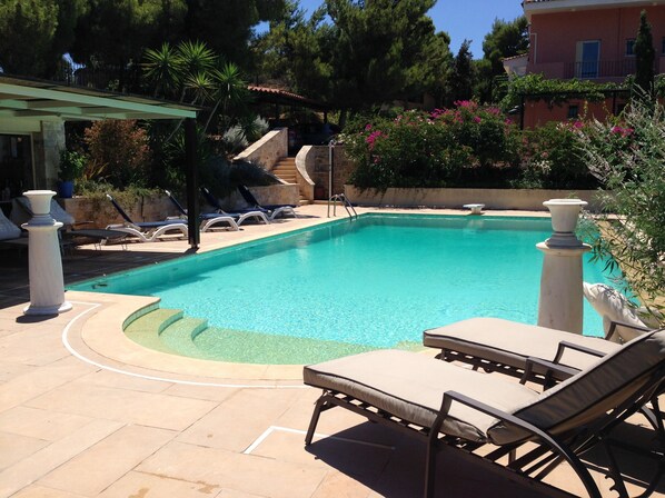 Private pool with separate pool-house and built-in massage function