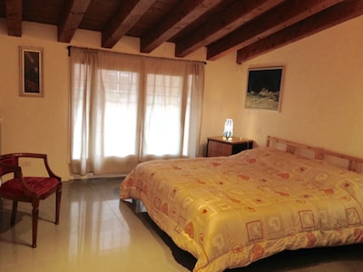 trilocale sul Naviglio  ( 2 bedrooms)