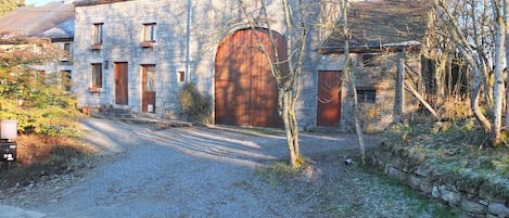 ferme du XVIIIème siècle en pierre calcaire