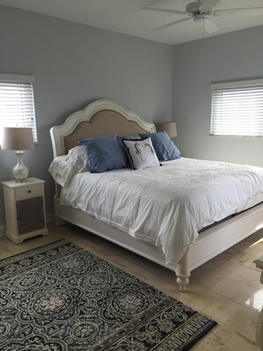 Master BR - King size bed