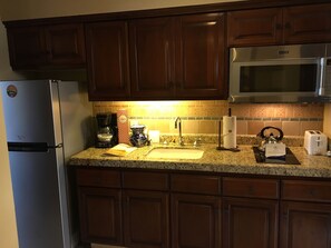 Kitchenette in Jr Suite