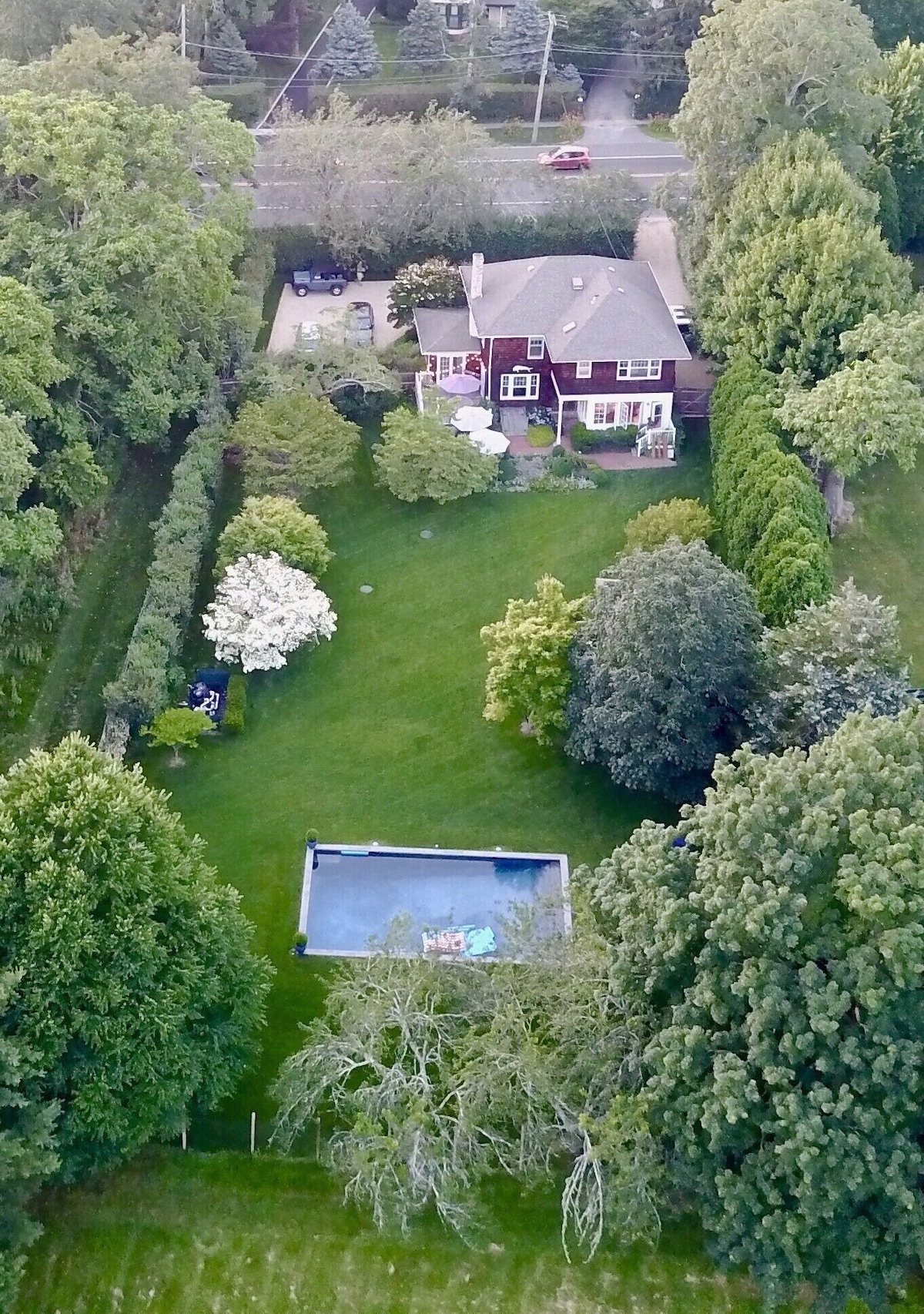 Bridgehampton Village Historical with Beautiful Yard/Heated Pool, Walk to Town!