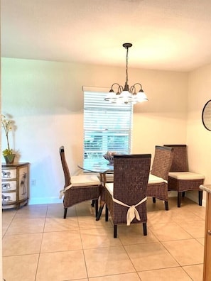 Dining area right off the kitchen.