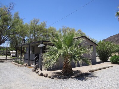 Black Rock Cabin  - Your Death Valley Base Camp in the Shoshone Eco Village