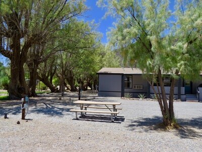 Black Rock Cabin  - Your Death Valley Base Camp in the Shoshone Eco Village