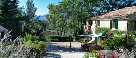 Lieu de reve avec panorama des vignobles sur les collines.