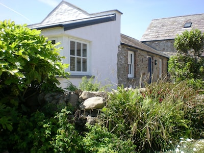 Character Cottage - 500 yards to the sea