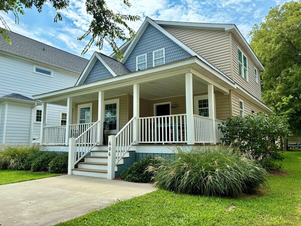 Built in 2019, Welcome to the Cape Charles Beach Bungalow!