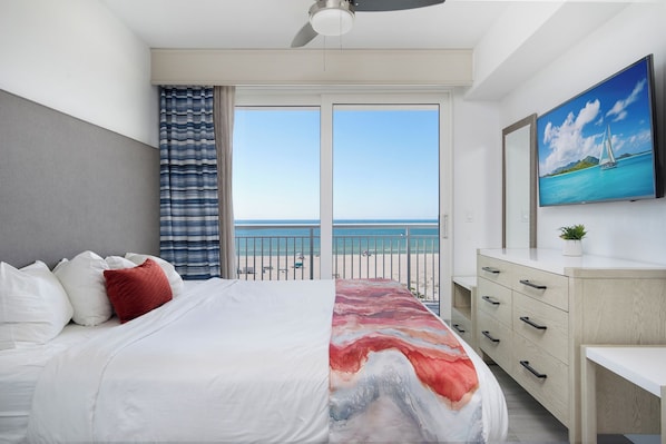 Master Bedroom with king size bed and breathtaking Ocean views.