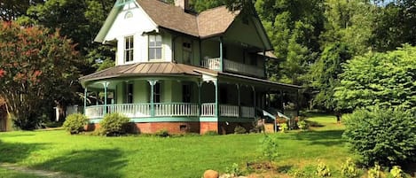 The James Vance Martin Farmhouse circa 1900