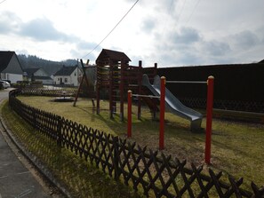 Immediate Surroundings [summer] (<1 km)