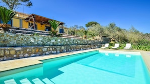 Pool-solarium with seaview in relax accommodation at amalfi coast villas booking
