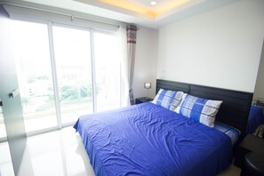 Cosy Beach View Condominium 1215