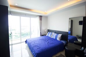 Cosy Beach View Condominium 1215