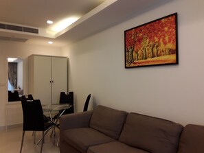N409, 1-bedroom Cosy  Beach View