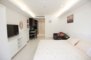 Cosy Beach View Condominium 512