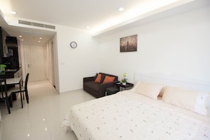 Cosy Beach View Condominium 512