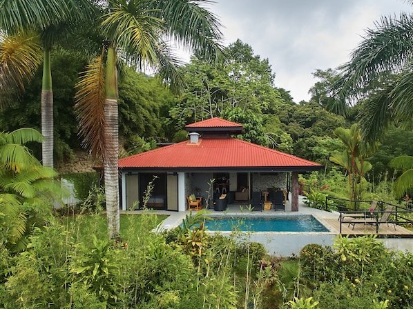 Private home nestled in the jungle 