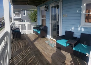 Plenty of seating in the front deck. Gather with family or friends. 