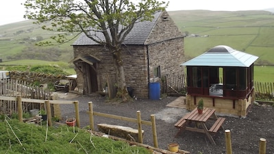 Crofters Cottage Acogedor, romántico con uso exclusivo de jacuzzi privado las 24 horas, vacaciones en granja