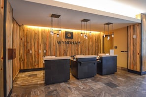 Wyndham Front Desk
