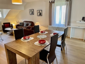 salle à manger gîtes ausara 