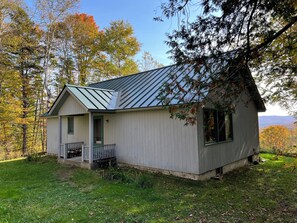 Eyrie guesthouse entrance