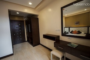 1 Bedroom Suites (with shower only)