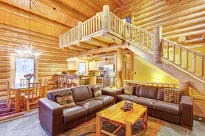 Living Room | 1st Floor | Smart TV | Fireplace | Queen Sleeper Sofa
