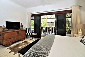 Bloom 4 Bed Villa, near beach, Seminyak;