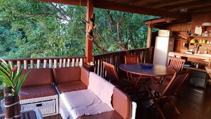屋外ダイニングエリア