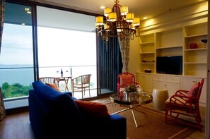 Front SeaView 2BR_Baan PlaiHaad Pattaya