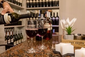 Bar (in der Unterkunft)