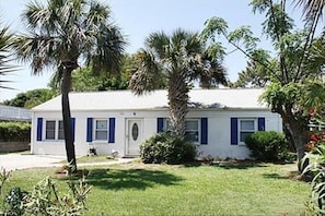 House seen from Carolina Blvd.