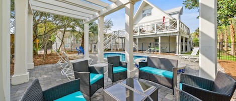 lovely gazebo and plenty of outdoor space