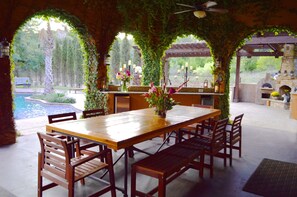 Outdoor dining