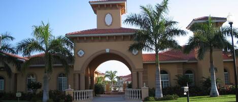 Main Entrance to Gardens at Beachwalk