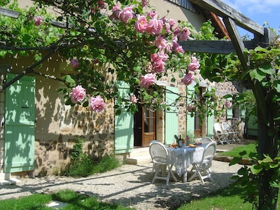 Casa independiente con jardín privado en el corazón verde de Francia