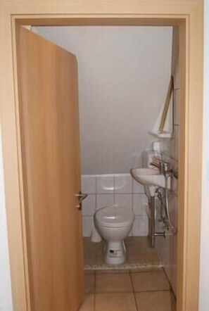 WC 1 im Dachgeschoss