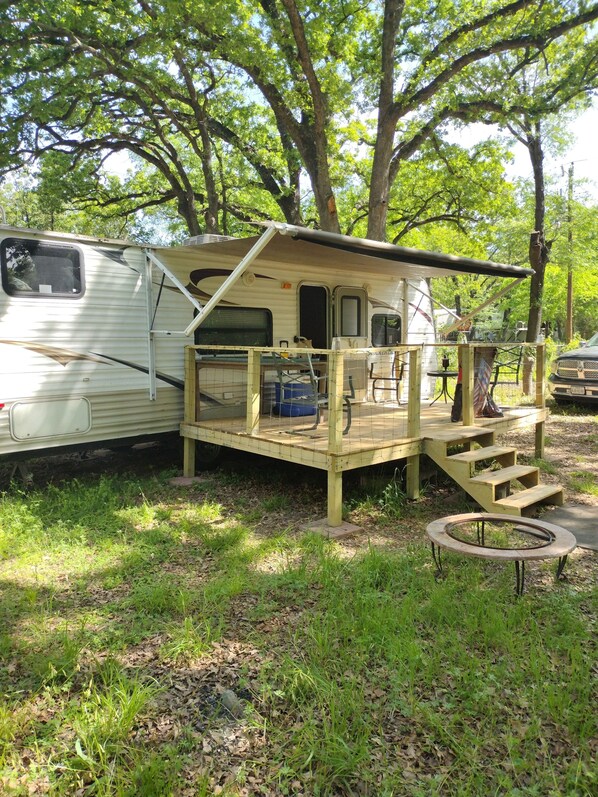 Relax under the Trees and stars at our private campsite in Panorama community.