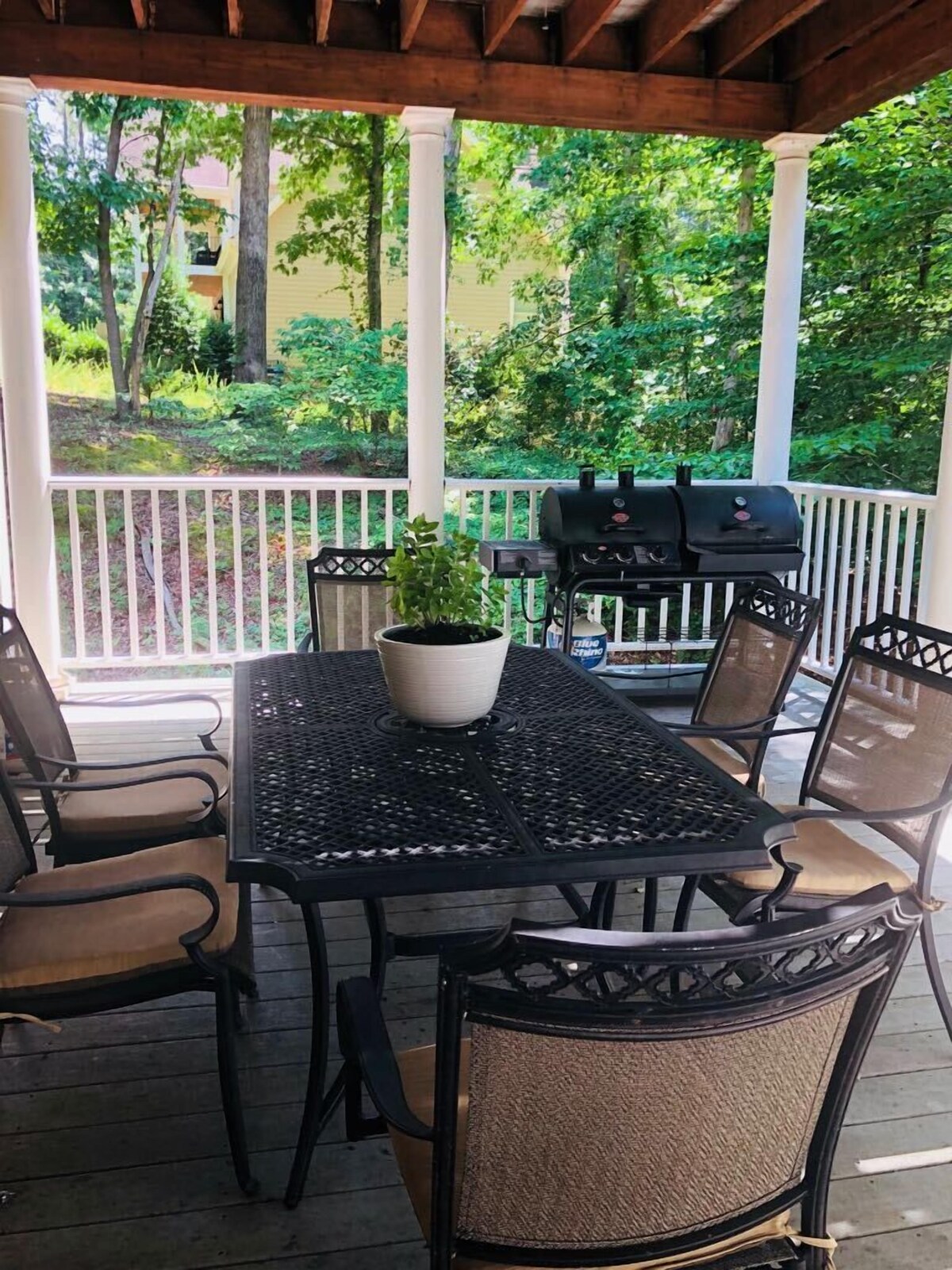 Luxurious waterfront house on lake Hartwell 20 minutes from Clemson