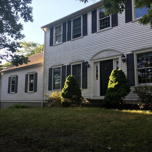 Large Colonial