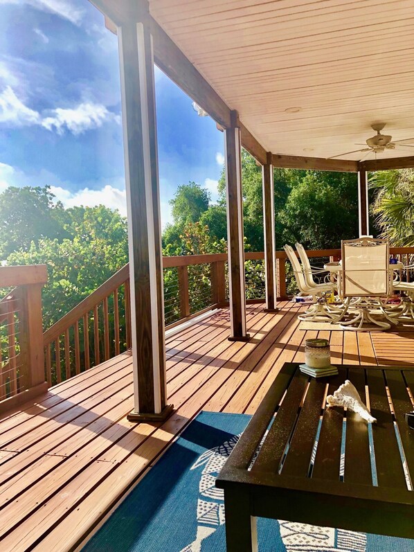 Large main deck