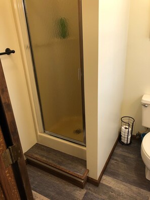Full bathroom In upstairs master bedroom 