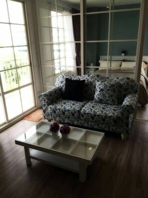 Summer HuaHin_2BR Apt. w GardenView-FAI