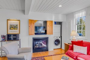 Convenient in-unit laundry - perhaps after a day of riding the Rail Trails - Exploring Essex County, Salisbury Beach or Parker River Wildlife!