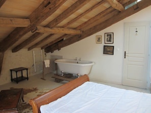 Bedroom 2 pedestal bath