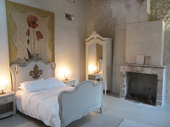 Bedroom 1 / Marital suite