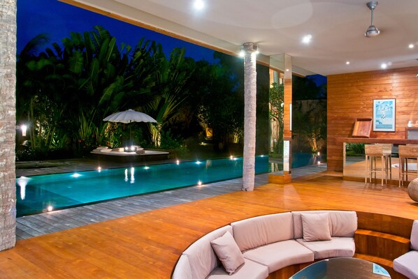 5 Star Spacious Villa in Seminyak